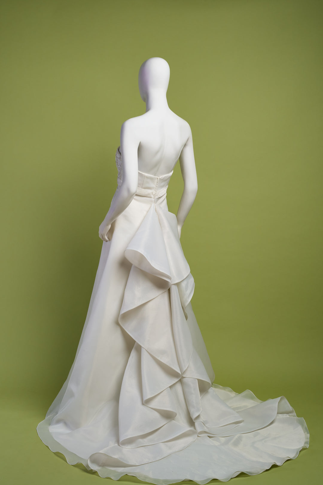 Abito da sposa a semi sirena in organza