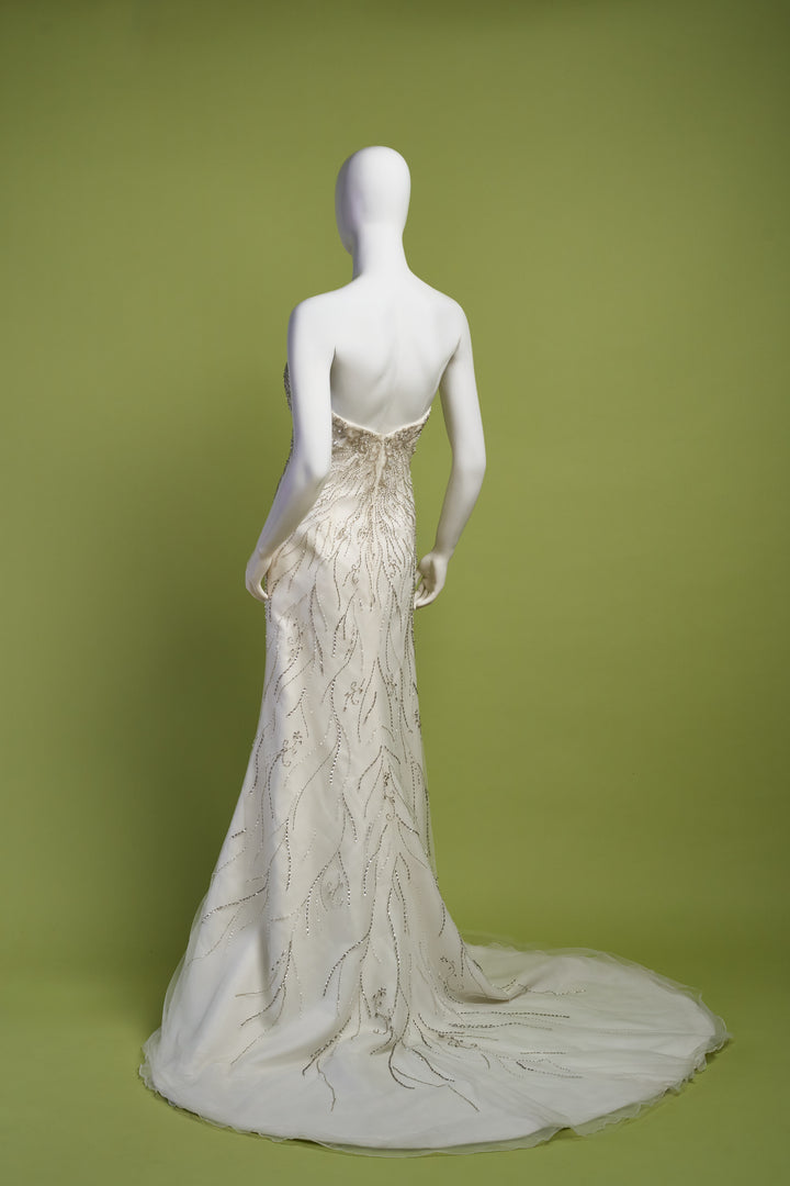 Abito da sposa a semi sirena in tulle e swarowski