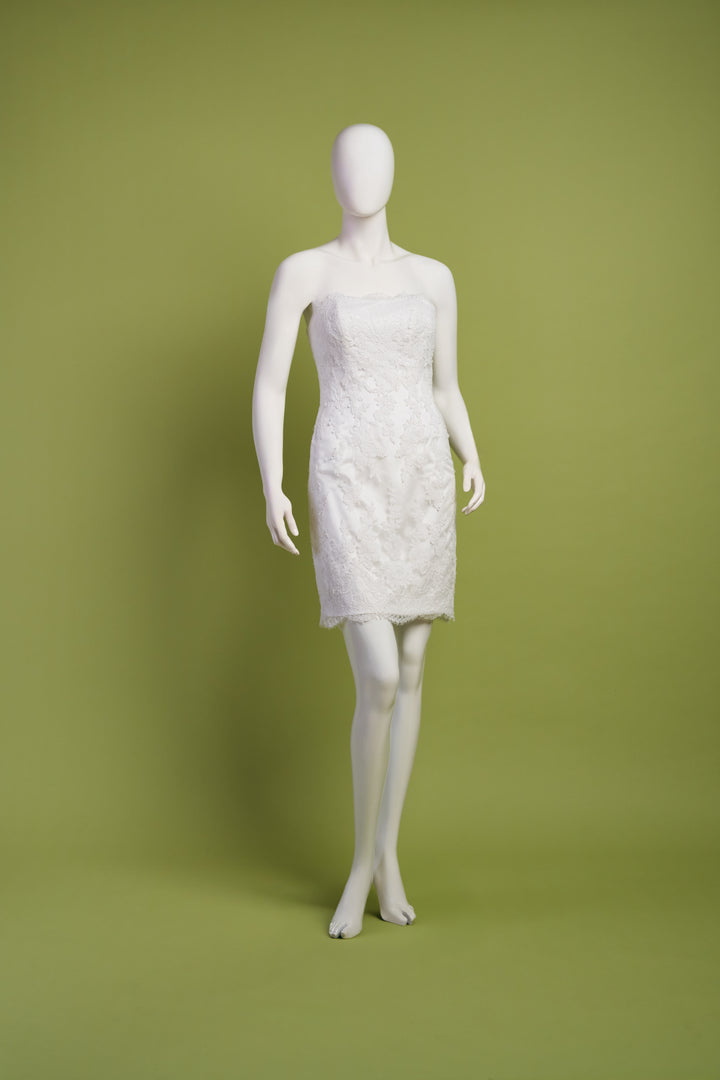 Abito da sposa a tubino in pizzo
