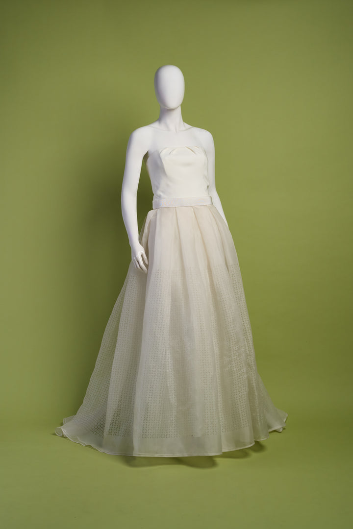 Abito da sposa in pura seta devorè