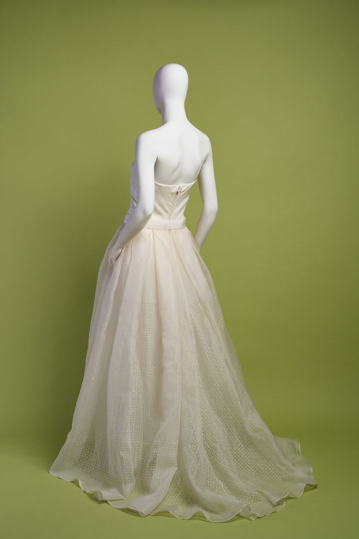 Abito da sposa in pura seta devorè