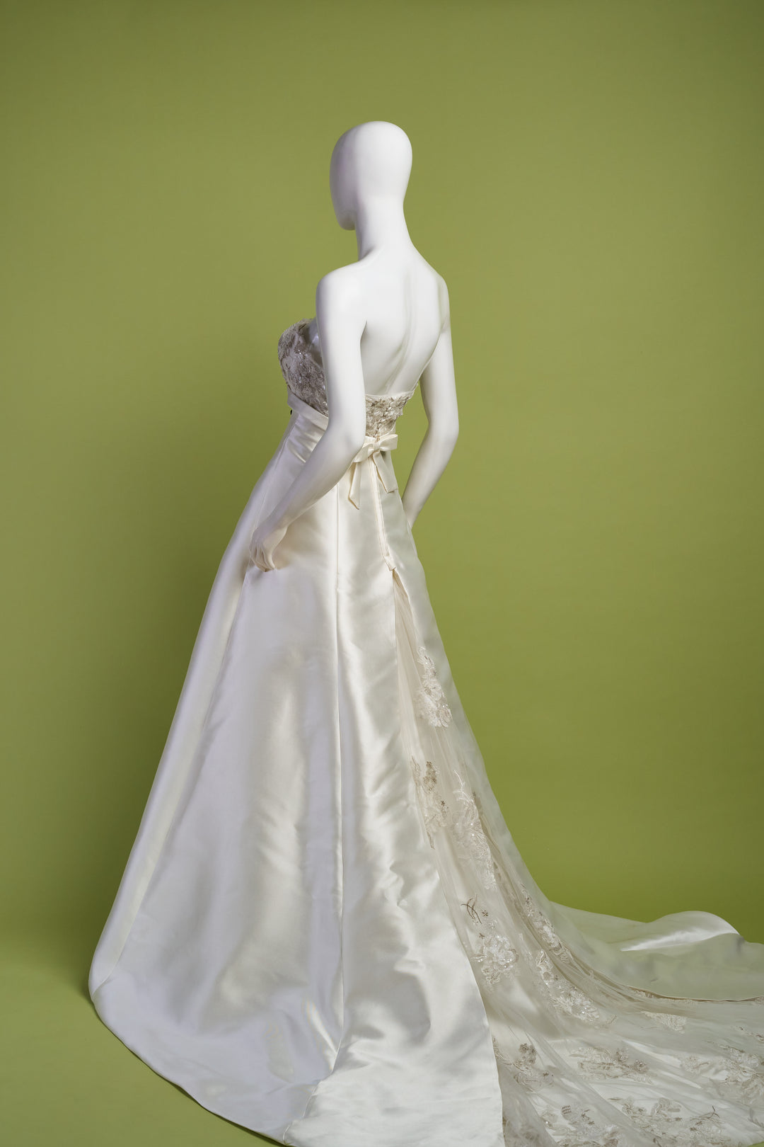 Abito da sposa in raso duchesse taglio impero